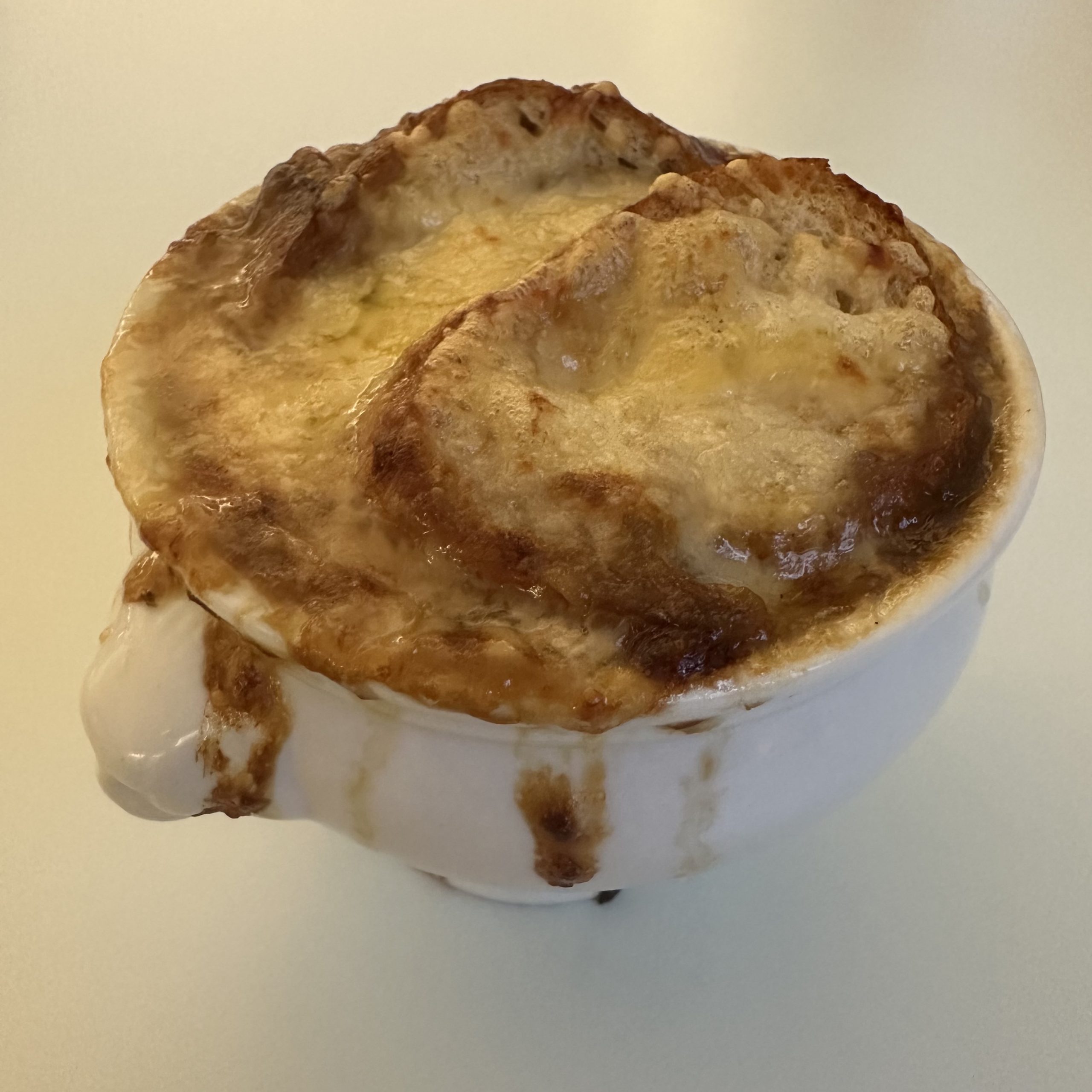 - 12月の旬菜 -<br />
オニオングラタンスープ