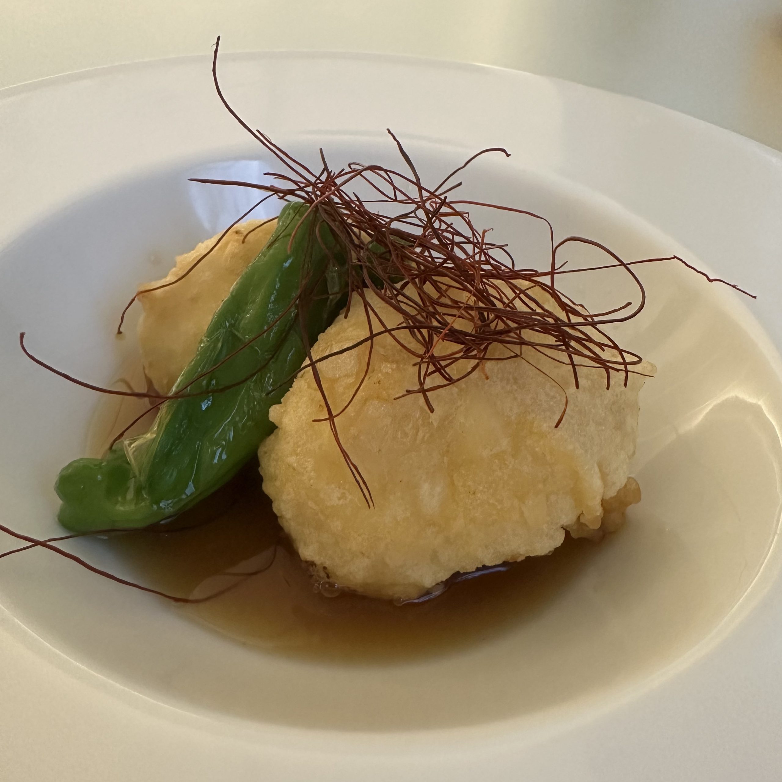 - 12月の旬菜 -<br />
湯葉と帆立の包み揚げ