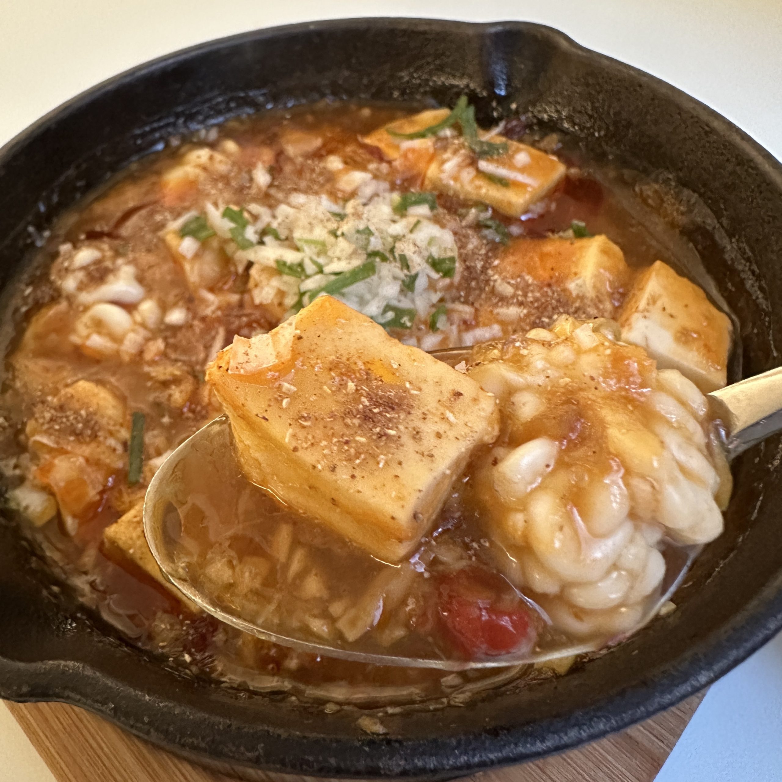 - 1月の旬菜 -<br />
麻婆とろとろ白子と絹ごし豆腐