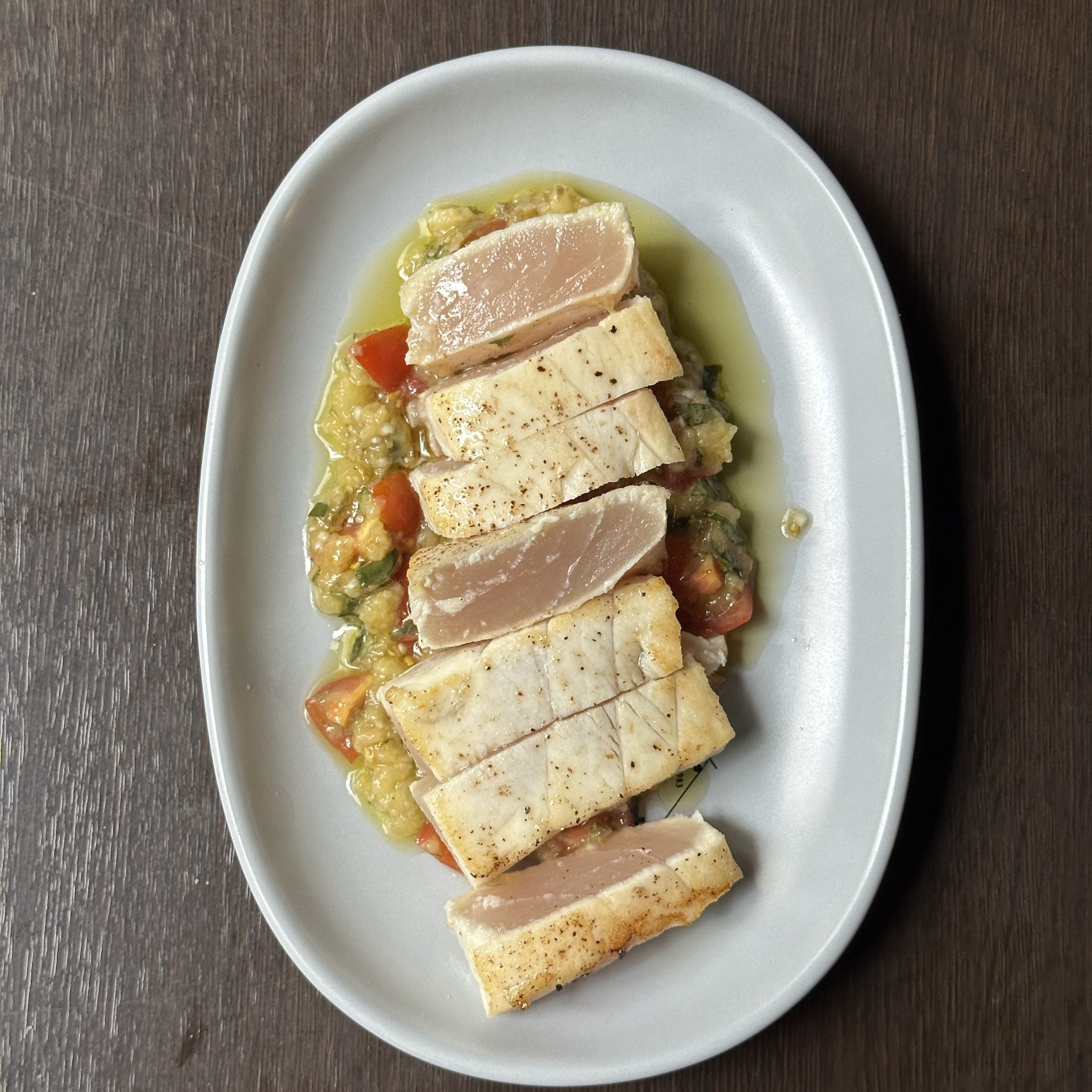 - 9月の旬菜 -<br />
カジキマグロのポワレ焼き茄子とトマトのソース